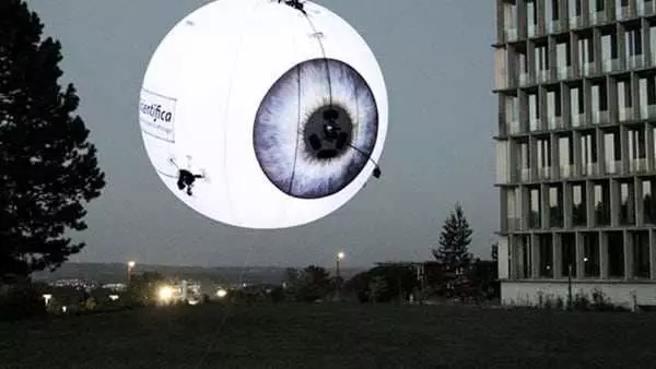 Flying-Drone-Billboard - HITROBOTICS